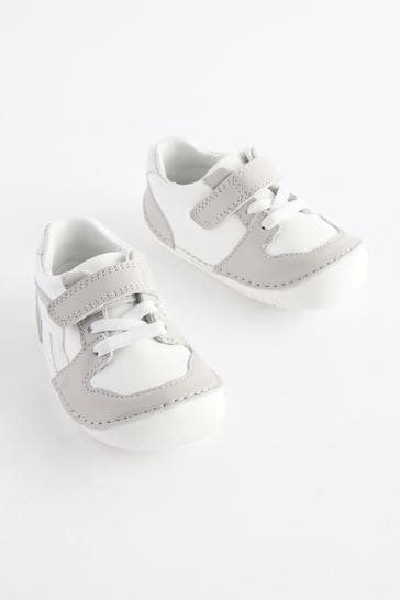 White/Neutral Wide Fit (G) Crawler Shoes