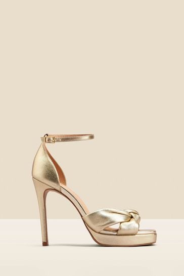 Gold on sale detail heels