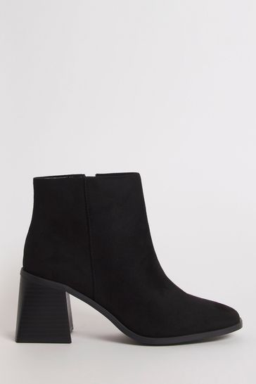 Simple black sale ankle boots