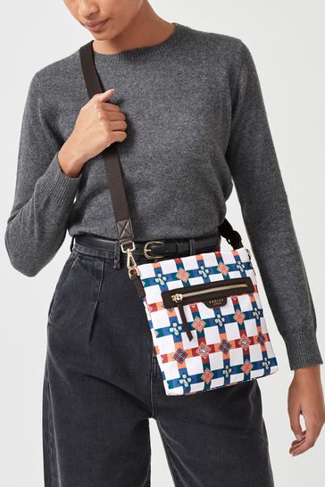 Small white best sale handbag uk