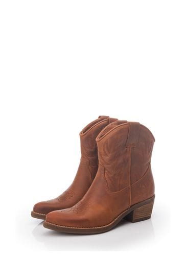 White boots sale next