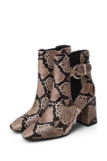 Moda in pelle 2025 leopard print boots