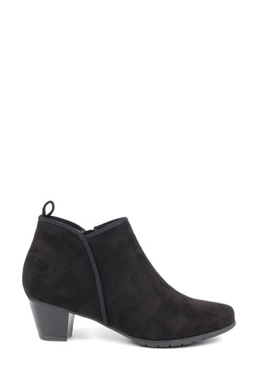 Cheap short black boots 2025