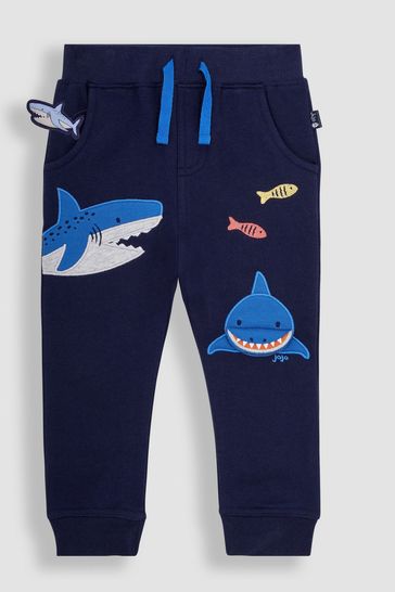Pantalón de chándal azul marino con bolsillo y aplicación de tiburón azul marino de JoJo Maman Bébé