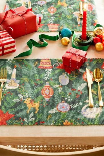 furn. Set of 4 Deck The Halls Table Placemats
