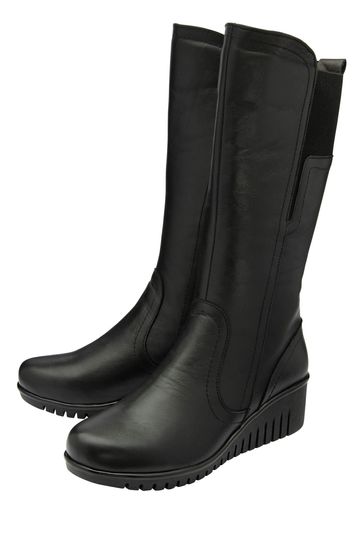 Lotus deals boots next