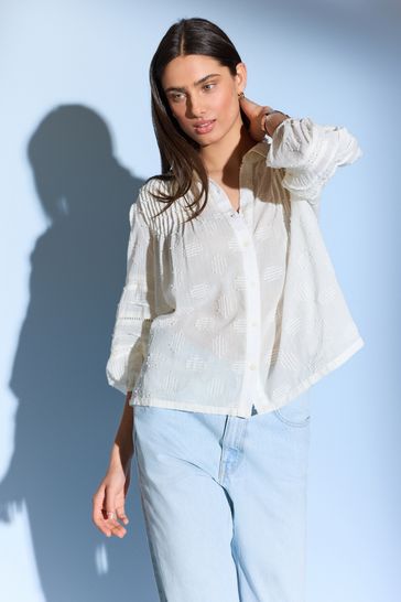 Lace trim shirt 2025
