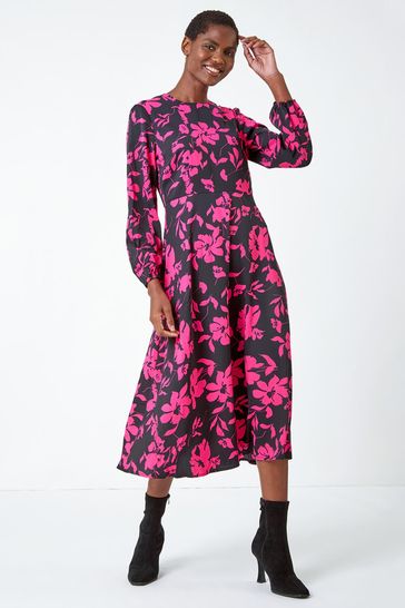 Roman pink dress shop