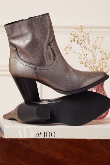 Frye flynn short inside zip on sale