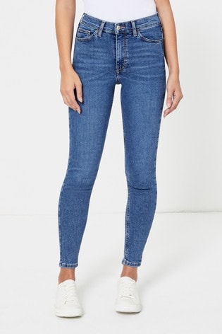 adidas with skinny jeans