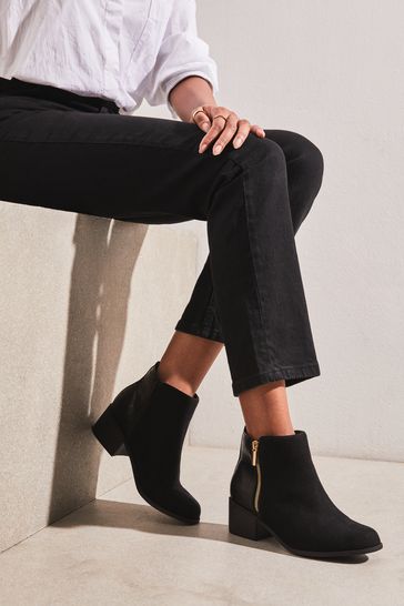 Black zip ankle best sale boots