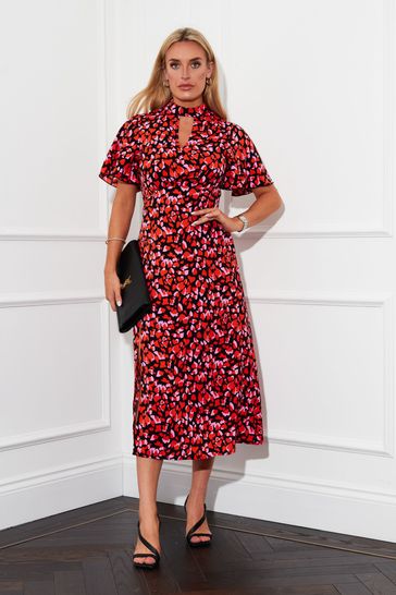 Girl in mind red dress online