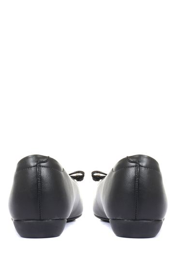 Black patent sale flat shoes ladies