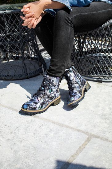 Lace up ankle boots outfit online