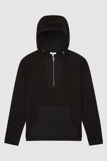 Half zip deals with hood