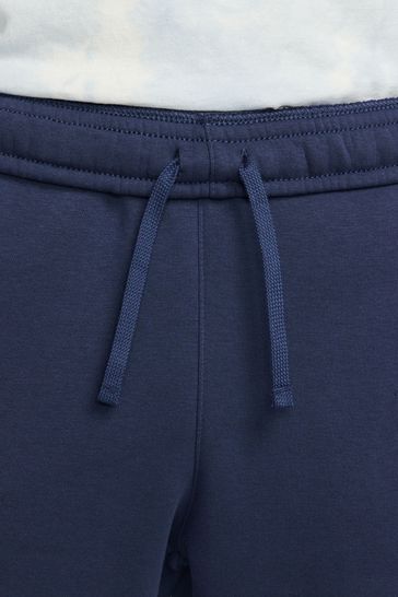 Nike club casual fit best sale cuffed joggers in navy