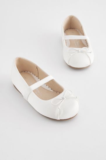 Stain proof new arrivals white shoes