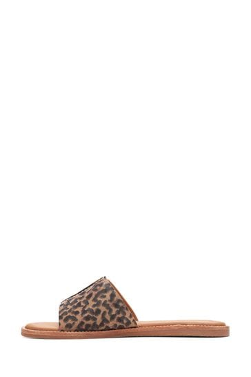 Clarks leopard print sandals outlet