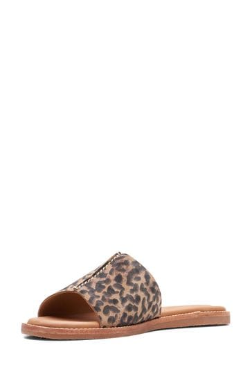 Clarks leopard sales print sandals