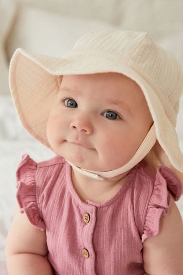 Cream Crinkle Baby Bucket Hat (0mths-2yrs)