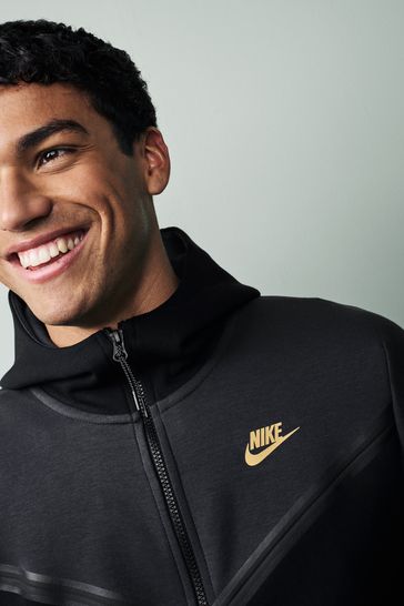 Nike tech hotsell fleece 2020