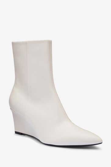 Pointed toe wedge discount