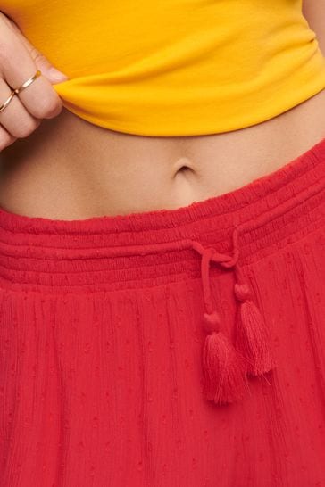 Vintage shop red shorts
