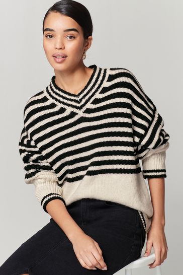 V stripe sweater top
