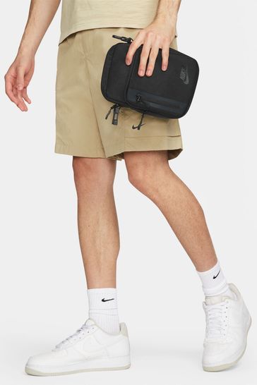Nike Black Elemental Premium Cross-Body Bag (4L)