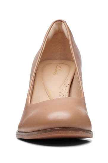 Clarks nude court shoes deals