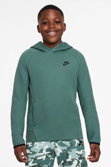 Nike overhead 2025