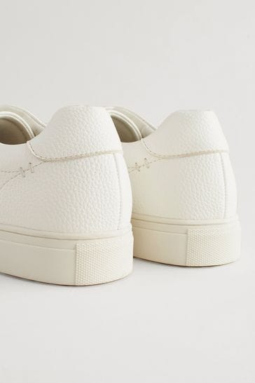 Minimal white clearance trainers