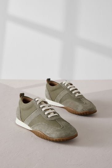 Smooth soled trainers shop