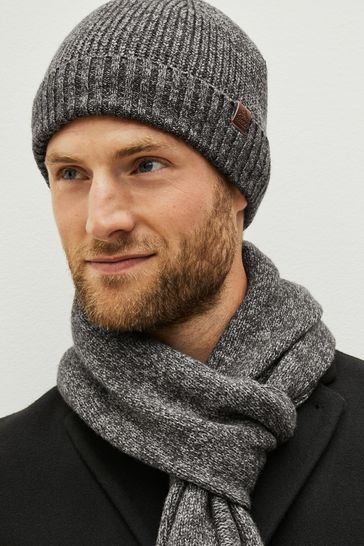 Grey bobble hat and scarf outlet