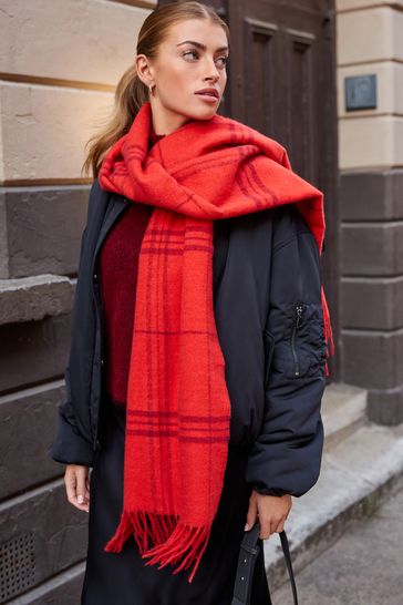 Red check outlet scarf