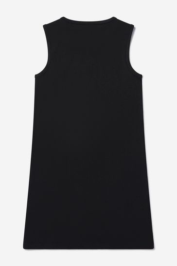 여자 민소매 로고 드레스 에 블랙