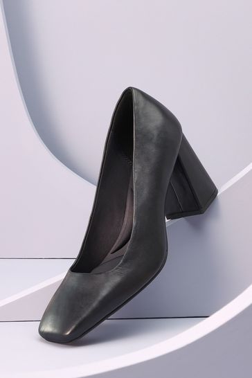Square pointed shoes on sale