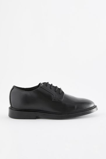 Square toe outlet derby shoes