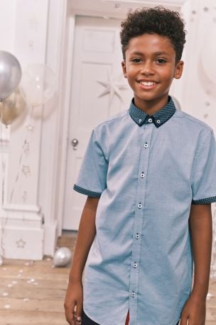 Short sleeve button shop up with bow tie