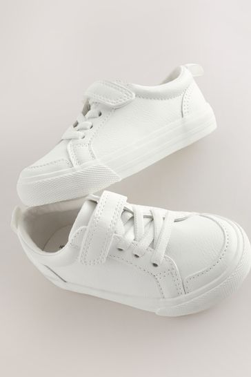 Lace discount fastening shoes