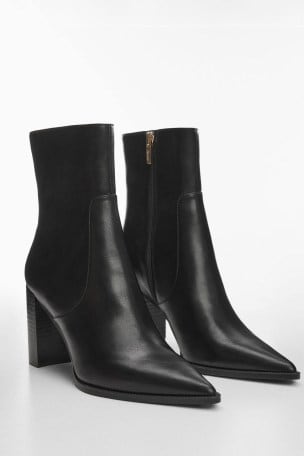 Pointed heeled outlet ankle boots
