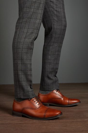 Signature men's brogue cap sale toe oxford dress shoes