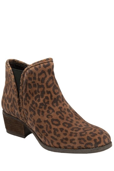 ankle boots leo print