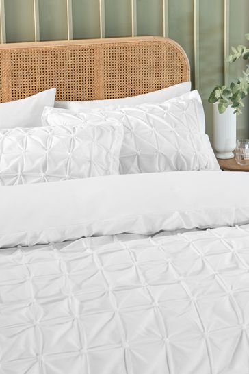 White Textured Pleats Duvet Cover And Pillowcase Set