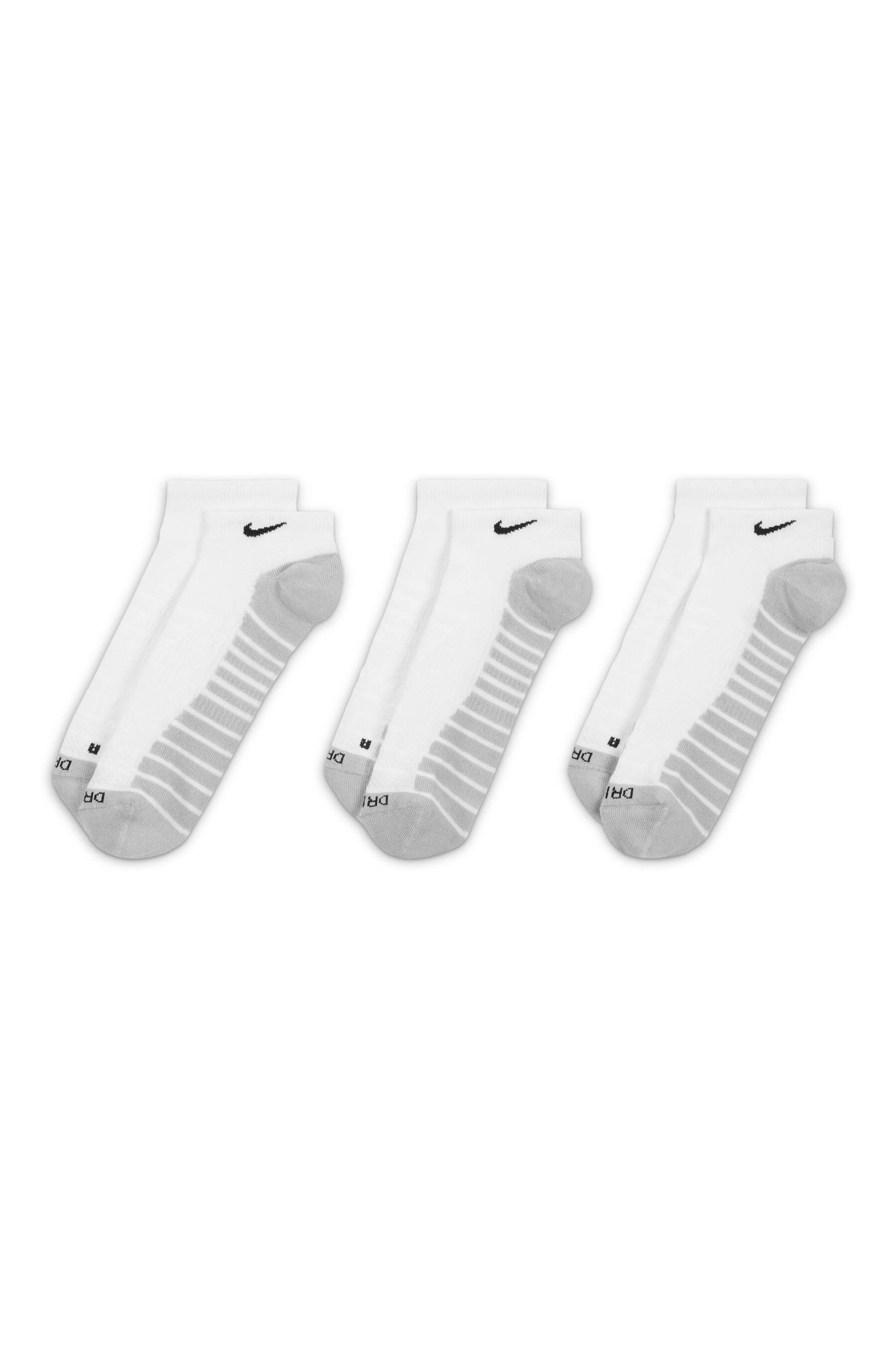 womens white nike trainer socks