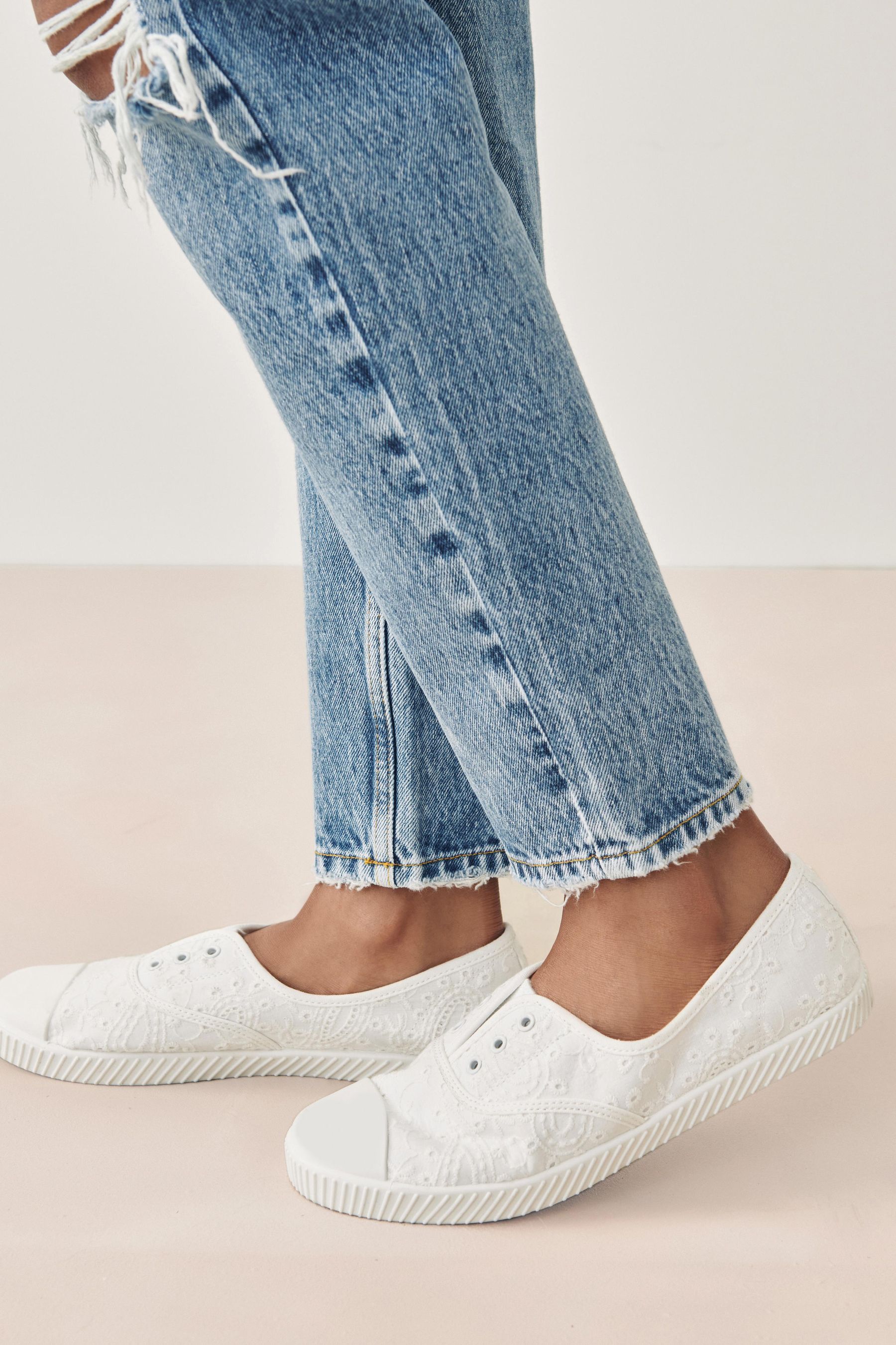 where can i buy canvas shoes