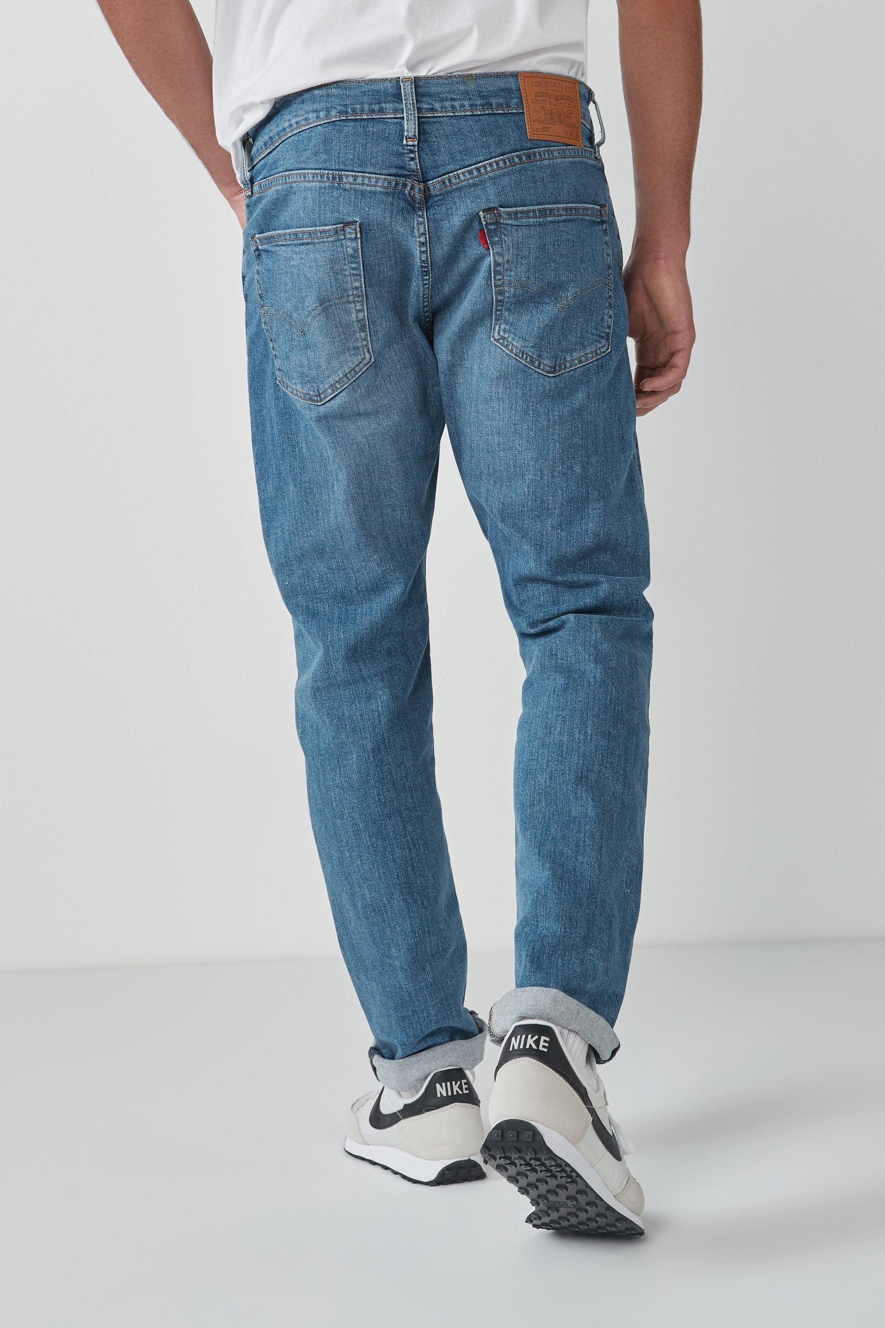 502 levis jeans