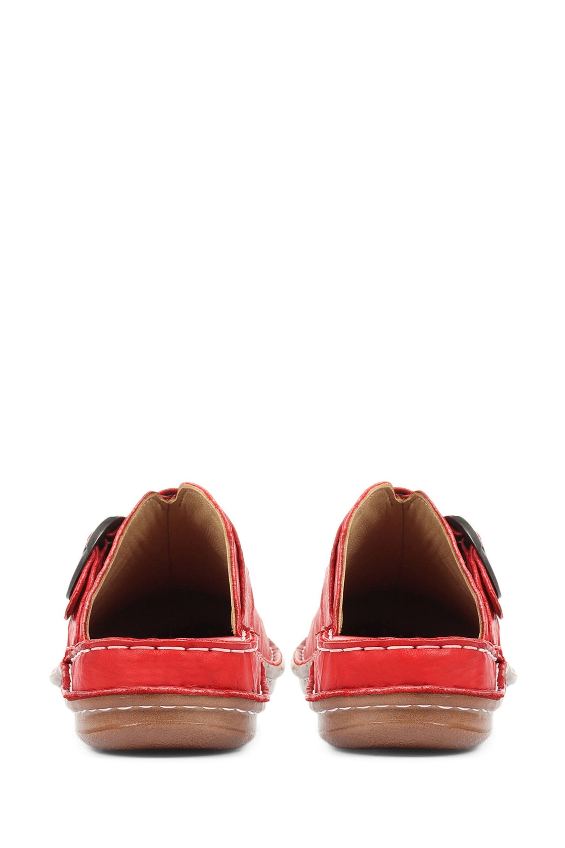 pavers casual clog