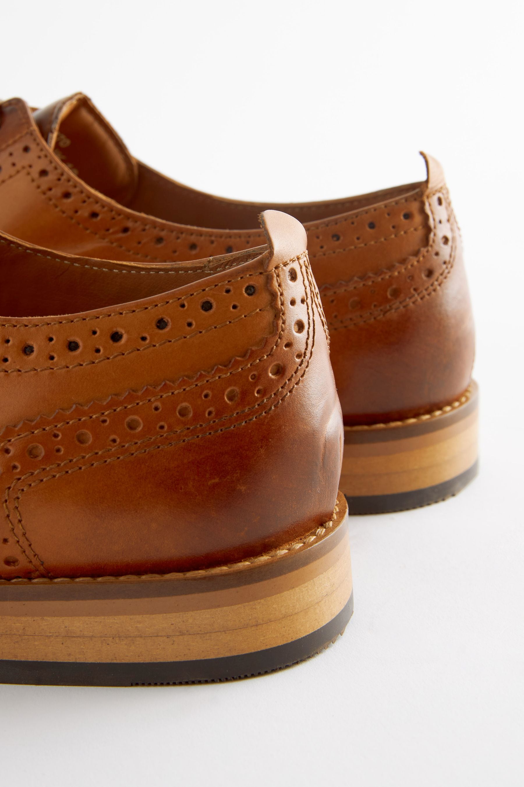 bertie blackheath contrast sole brogues