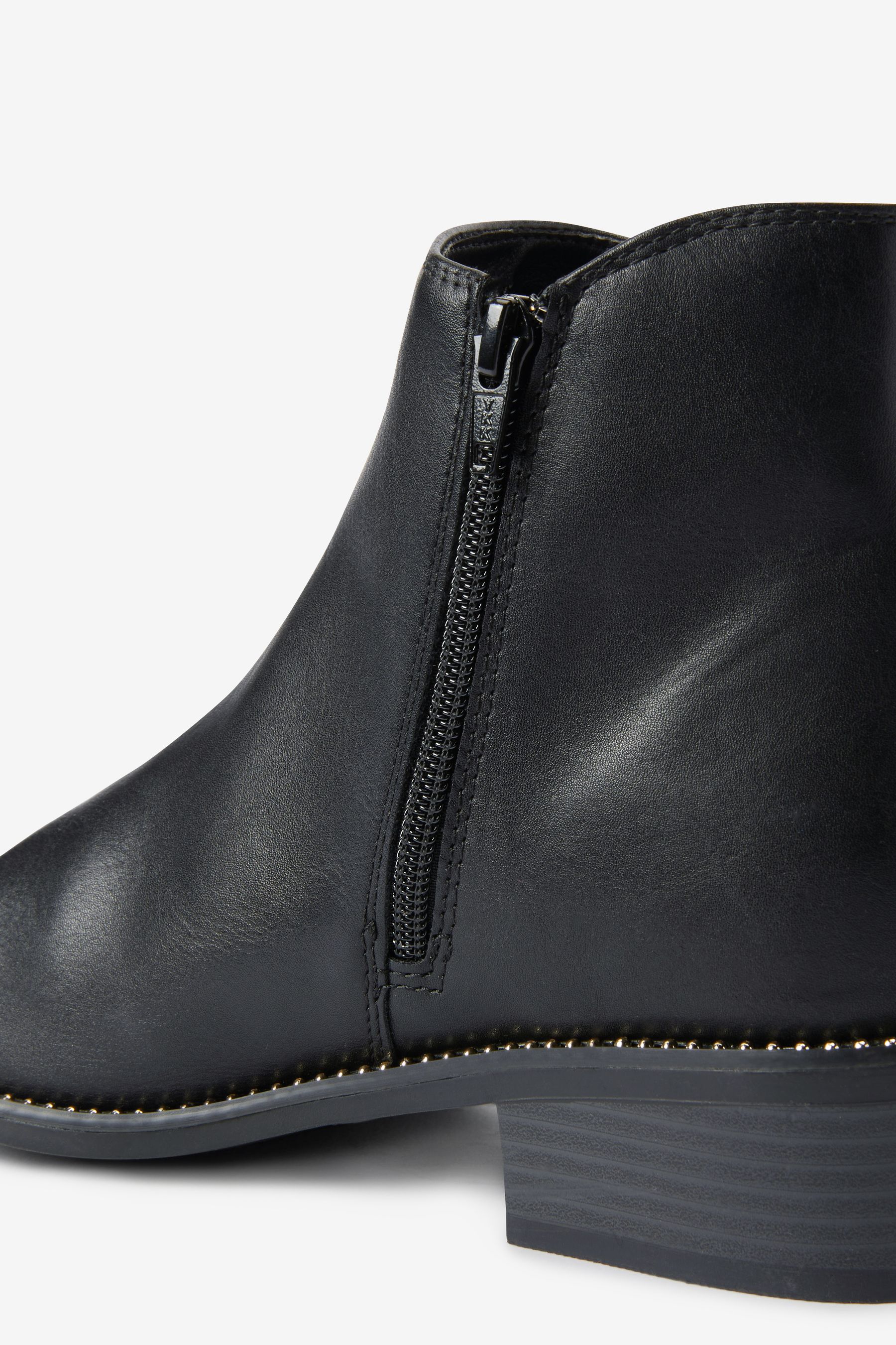 stud trim chelsea boots